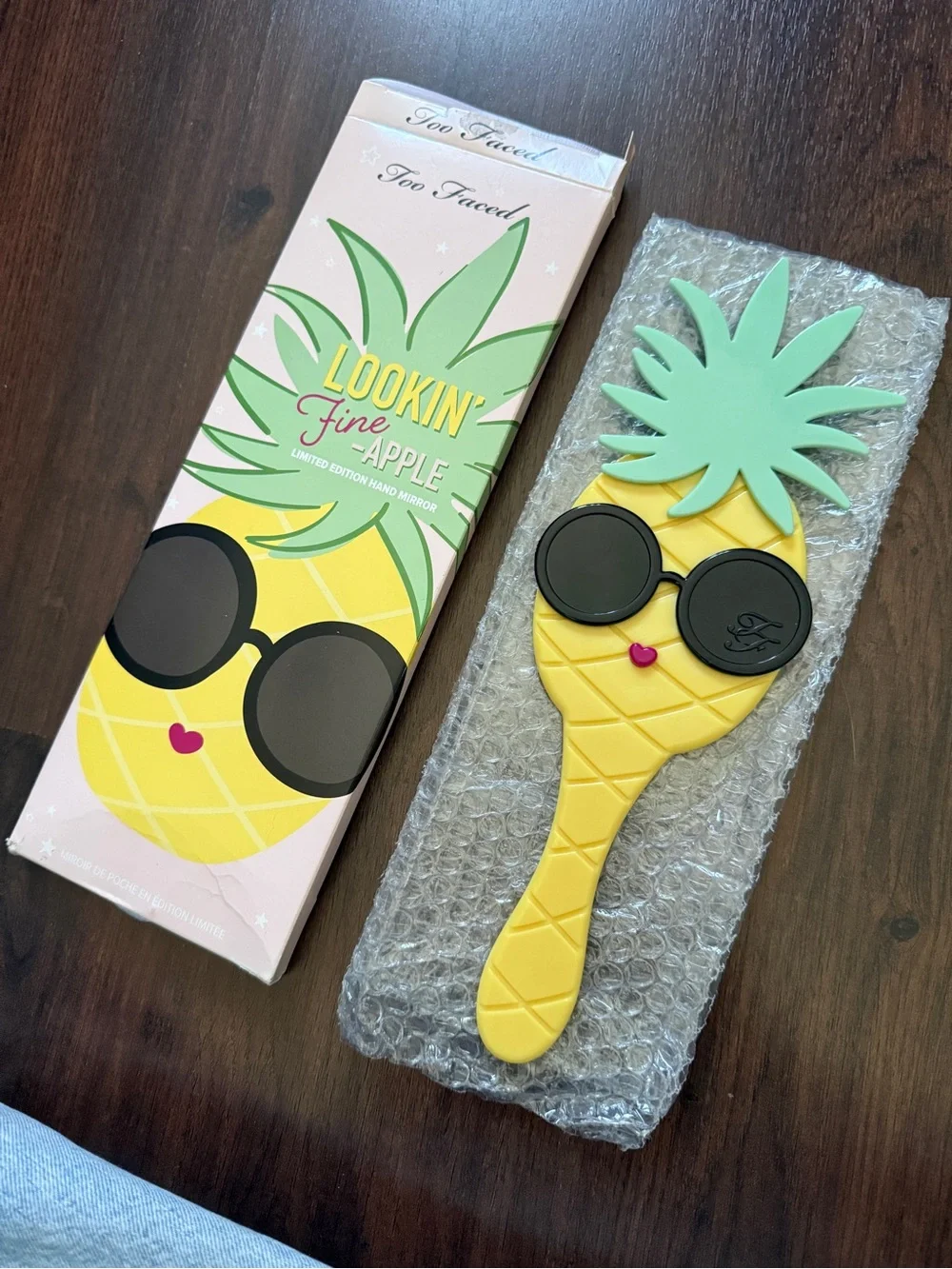 Too Faced Pineapple Hand Mirror - Yellow & Green